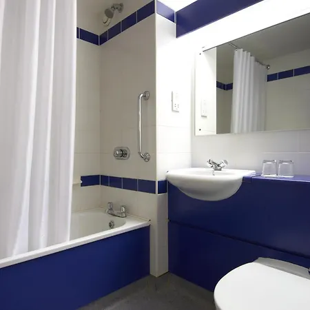 호텔 Travelodge Dublin Airport North 'swords' 3*